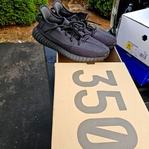 Yeezy 350 "onyx black" size 11